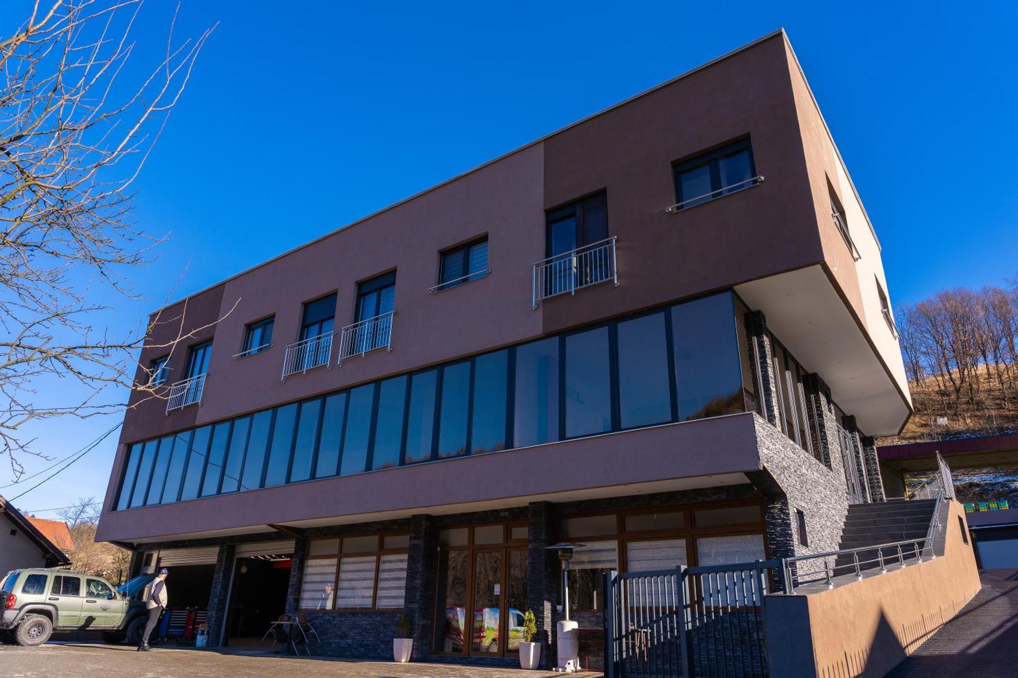 Ema, Asja, Eda Apartments Zenica Exterior photo